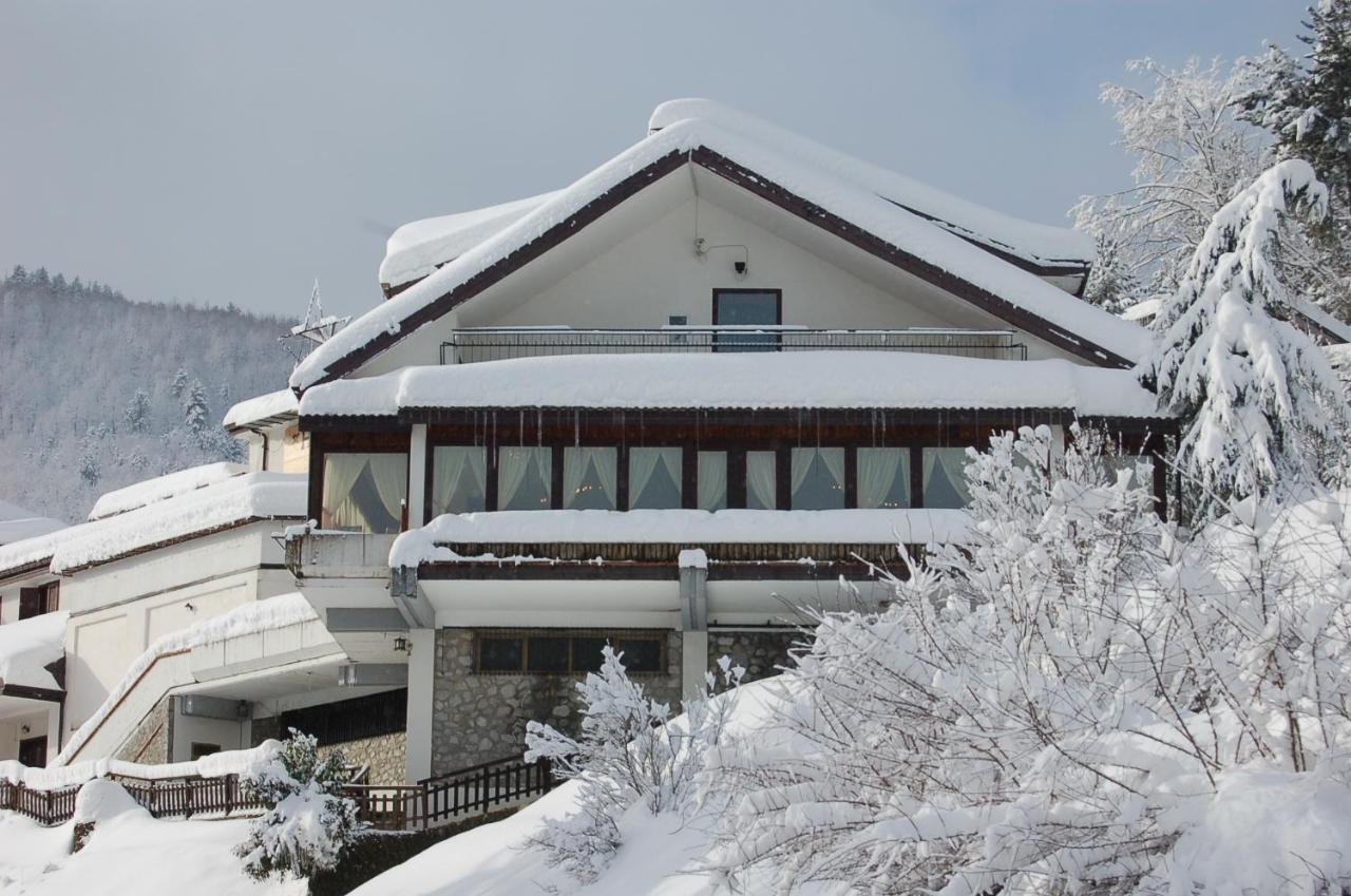 Hotel Lo Sciatore Cotronei Exteriör bild