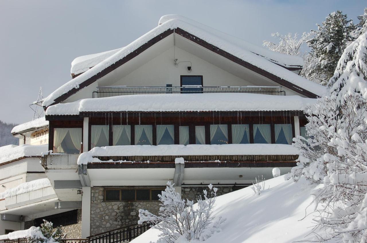 Hotel Lo Sciatore Cotronei Exteriör bild