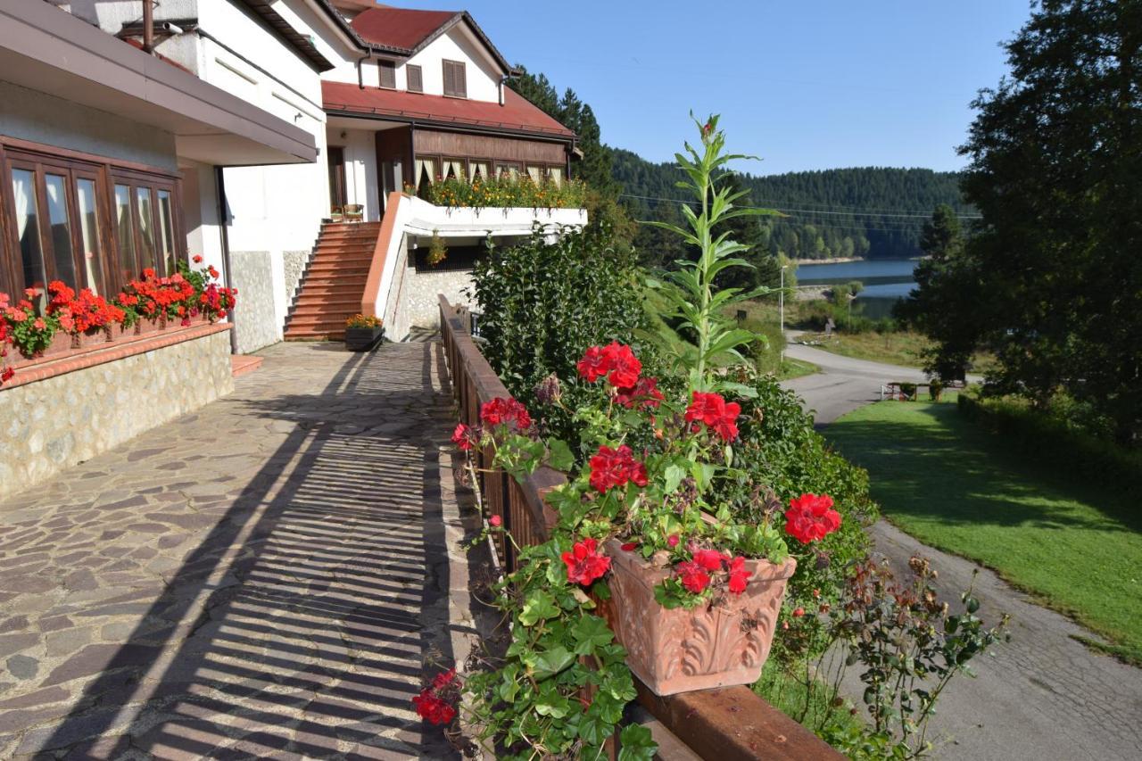 Hotel Lo Sciatore Cotronei Exteriör bild