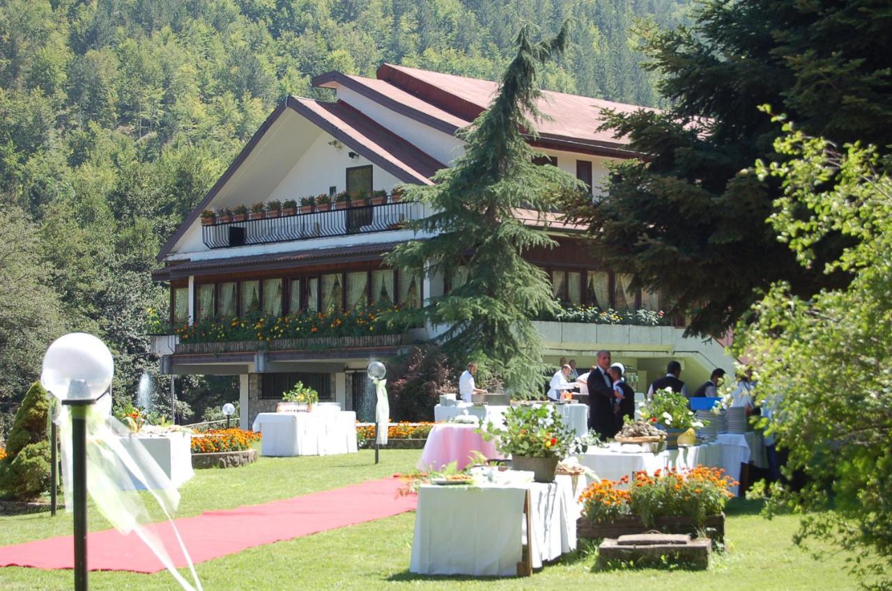Hotel Lo Sciatore Cotronei Exteriör bild