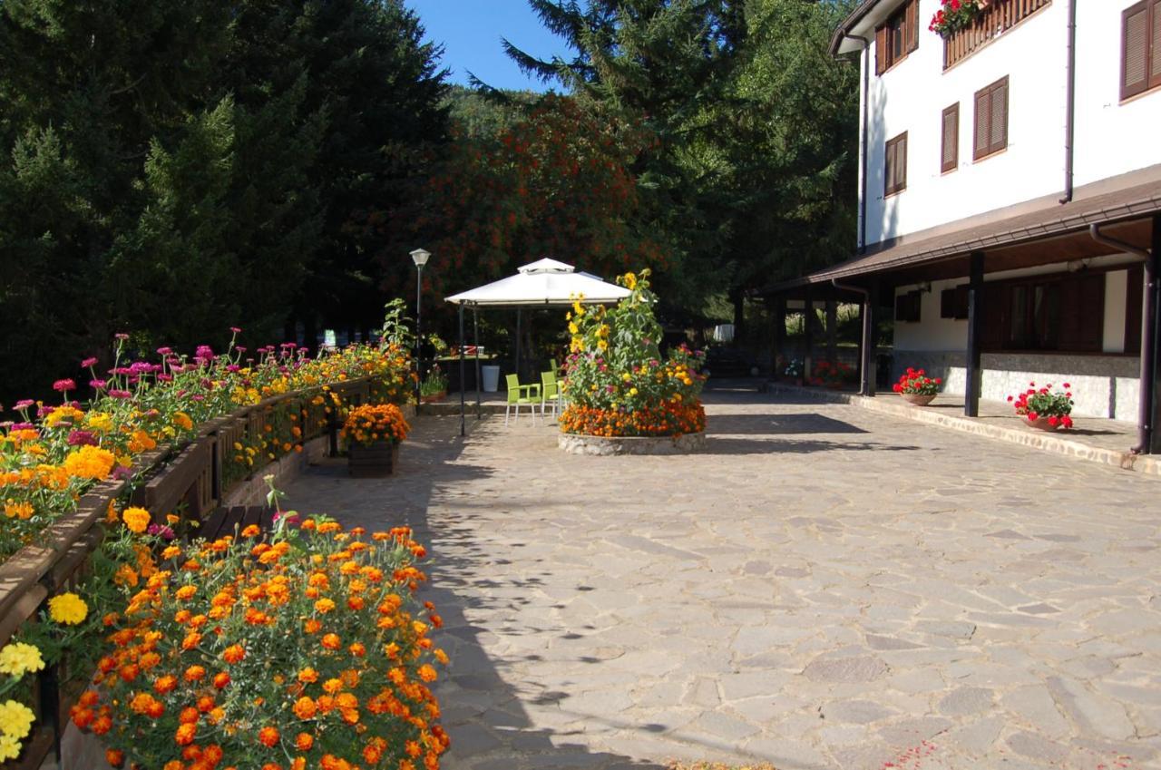 Hotel Lo Sciatore Cotronei Exteriör bild